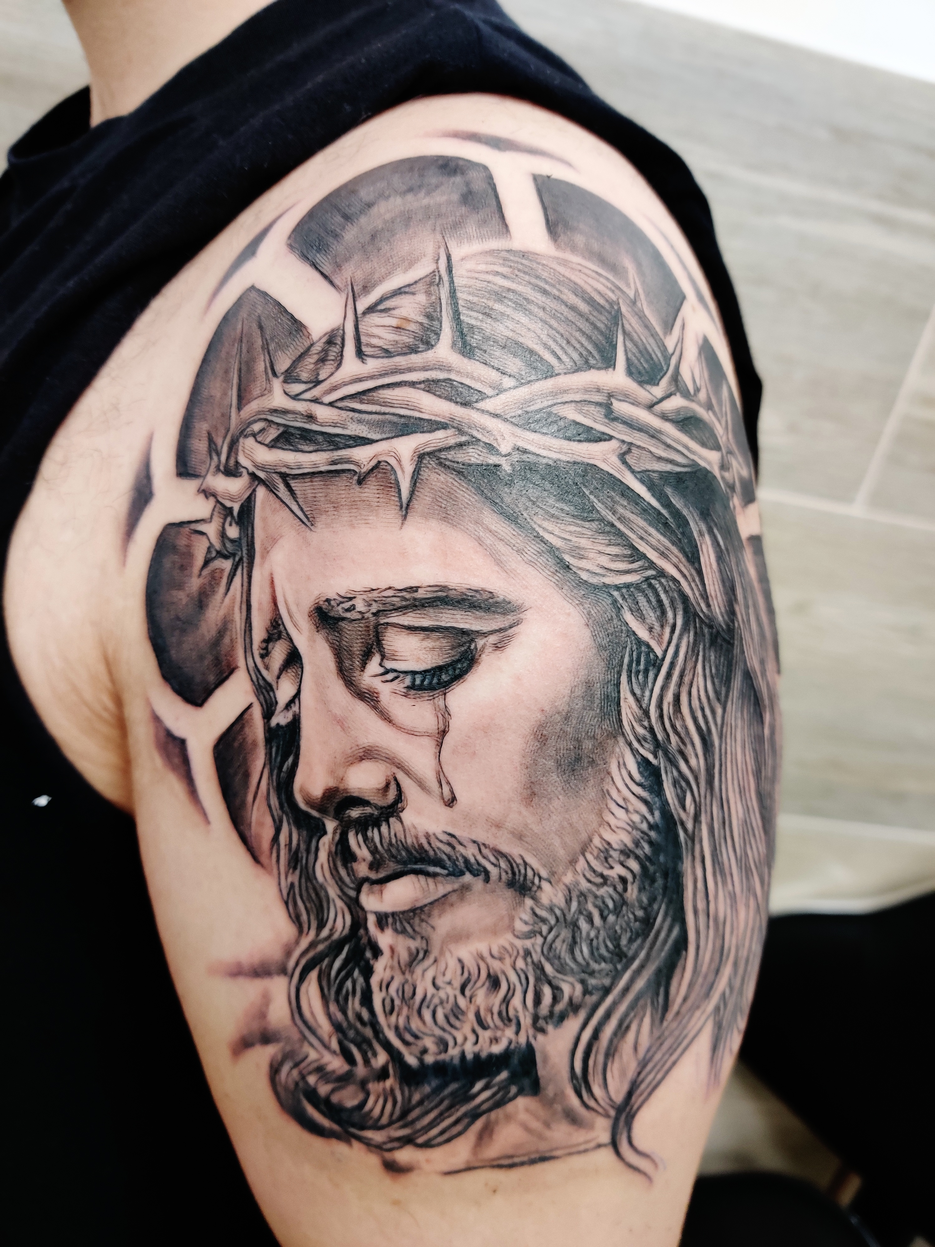 Religiöse Tattoos: Spiritualität, Symbolik und die Weihnachtszeit